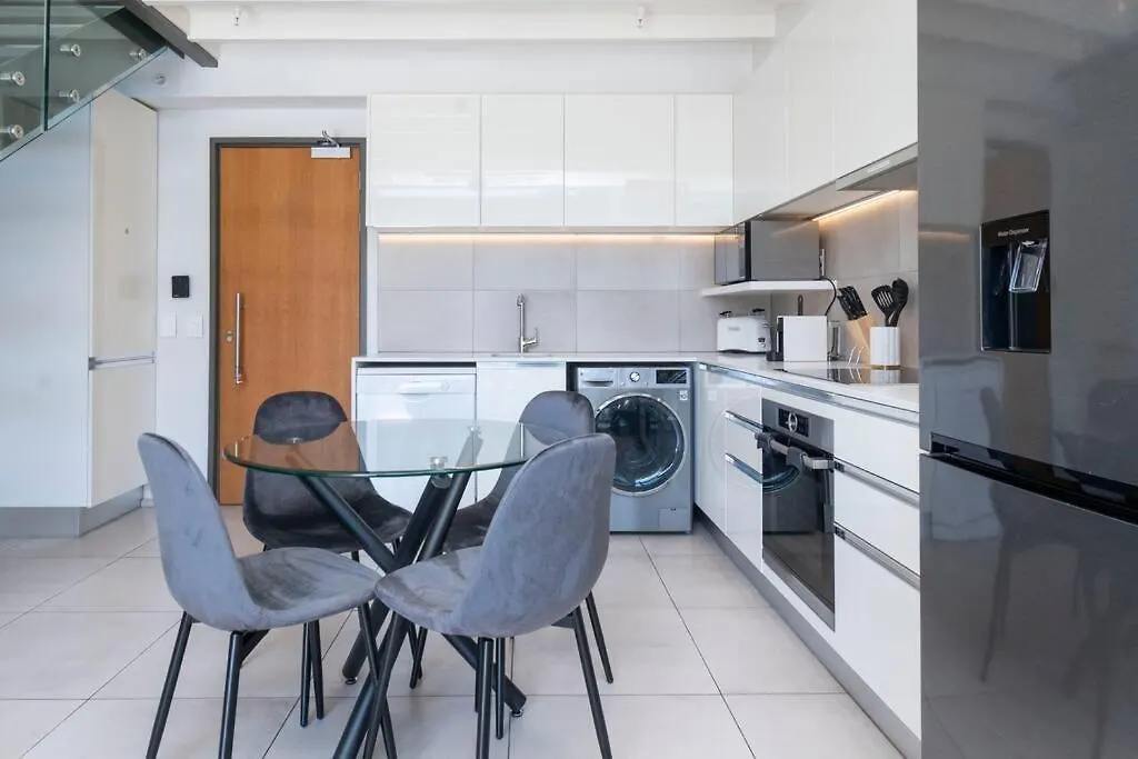 Luxury Loft Living - Elegant 1-Bed Apartment Cape Town