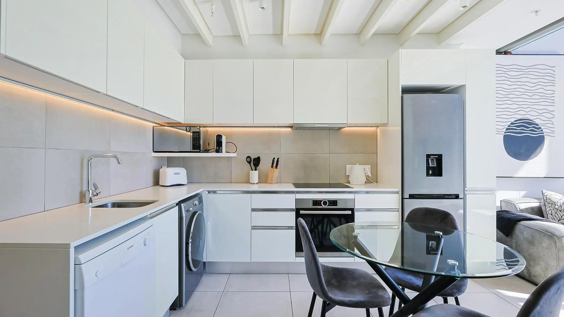 Luxury Loft Living - Elegant 1-Bed Apartment Cape Town